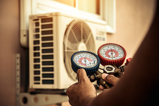 Professional Ac Installation technician working in Simonton, TX